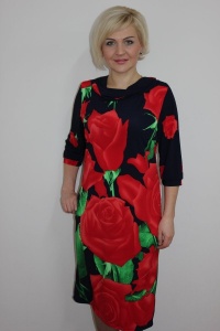 Платье женское "П1134.1" масло (красные розы, цвет черный)