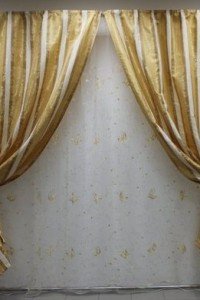 Комплект штор "Классика" шелк (цвет полоса золотая)